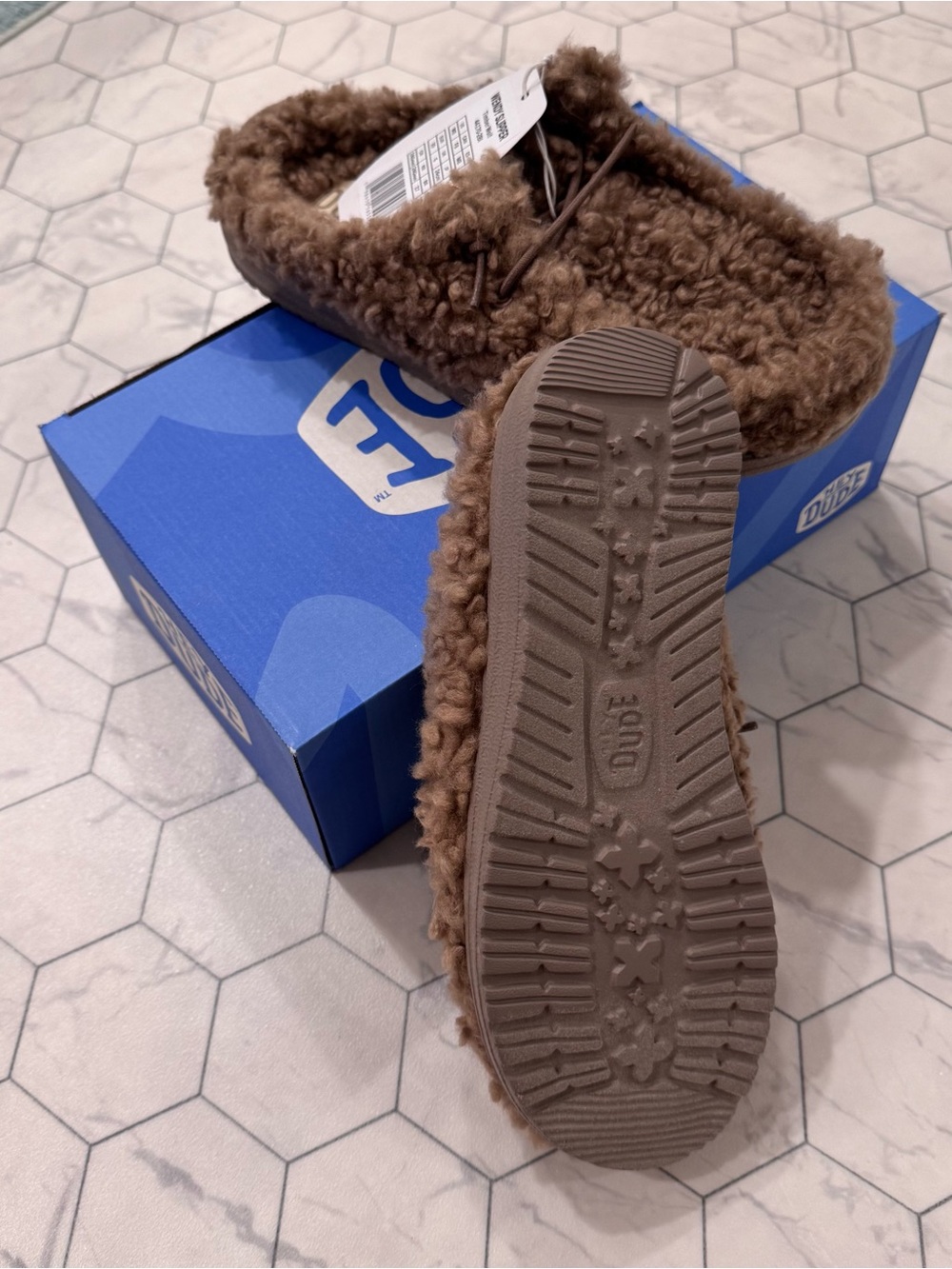 Hey Dude Women’s Wendy Fuzzy Slippers - Picture 3 of 3